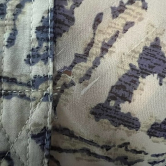 Lumiere Sleeves Hi-Low Printed Sheer Top Cream and Blue Triangle Print-Size S - Picture 7 of 7